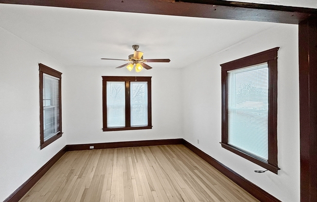 3 HENDERSON AVE