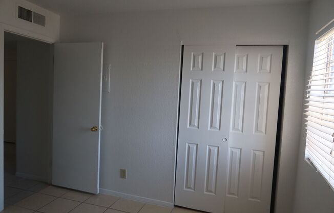 2 beds, 1 bath, $1,000