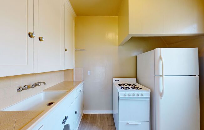 Studio, 1 bath, 550 sqft, $1,750, Unit 02