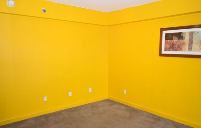 2 beds, 1 bath, $2,100, Unit UNIT 909