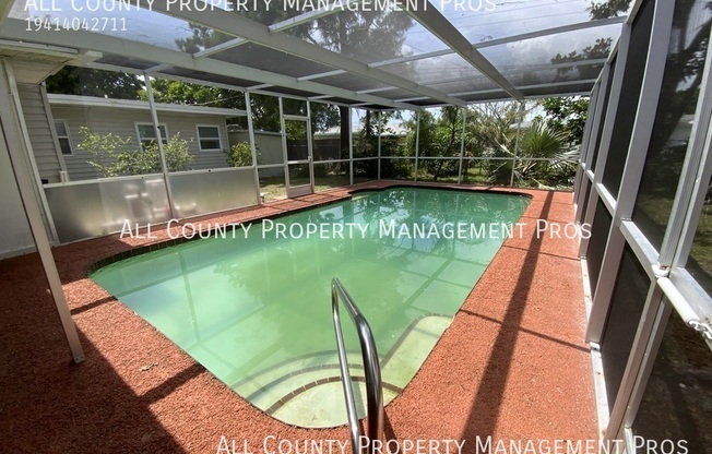 255 SHAMROCK BLVD