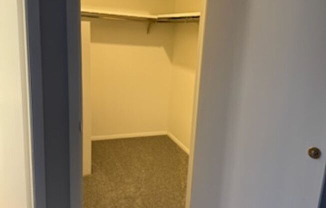 1 bed, 1 bath, 570 sqft, $1,200, Unit 36HS-6