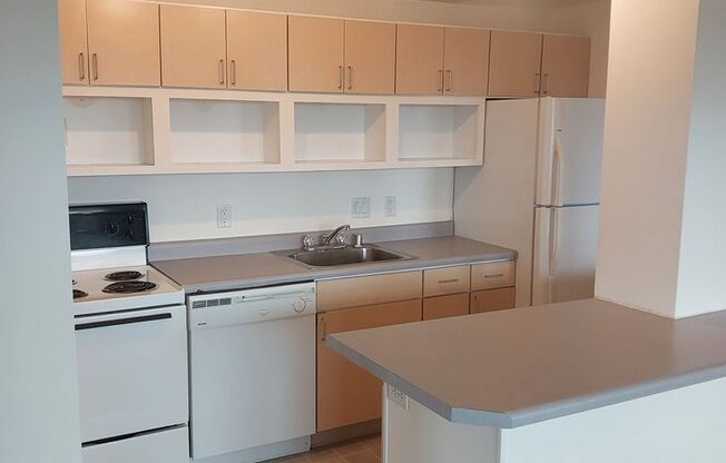 3 beds, 1 bath, 1,064 sqft, $3,199, Unit 45R-502