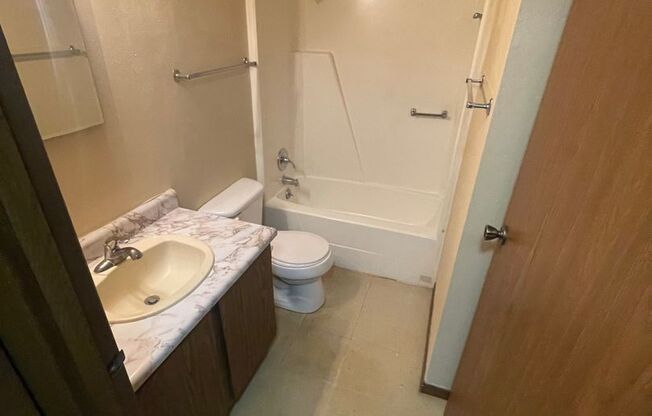 1 bed, 1 bath, $675, Unit 27