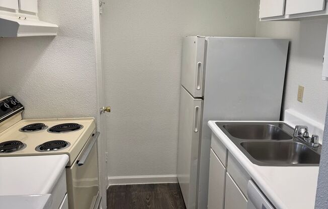 1 bed, 1 bath, 640 sqft, $885, Unit 0706