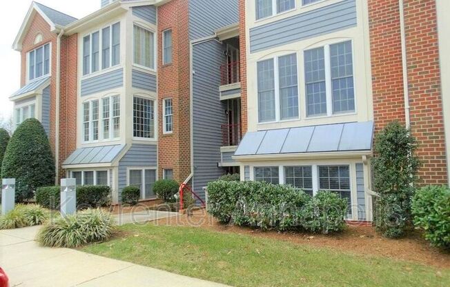 2711 Summerview Way Unit 302