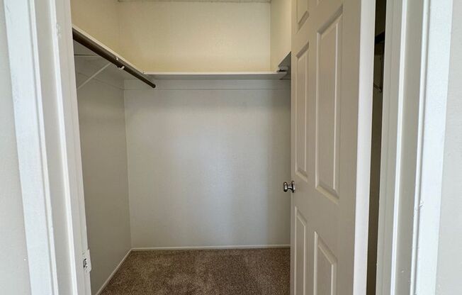 2 beds, 1 bath, 895 sqft, $1,700, Unit 494803