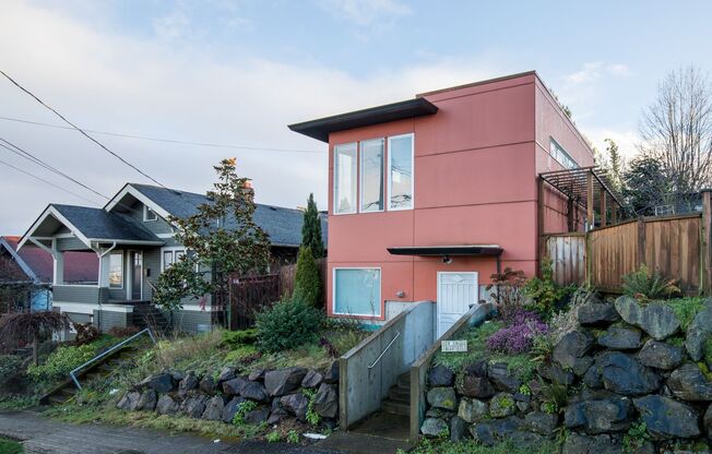 2 bedroom 1.5.bathroom 1 off street parking