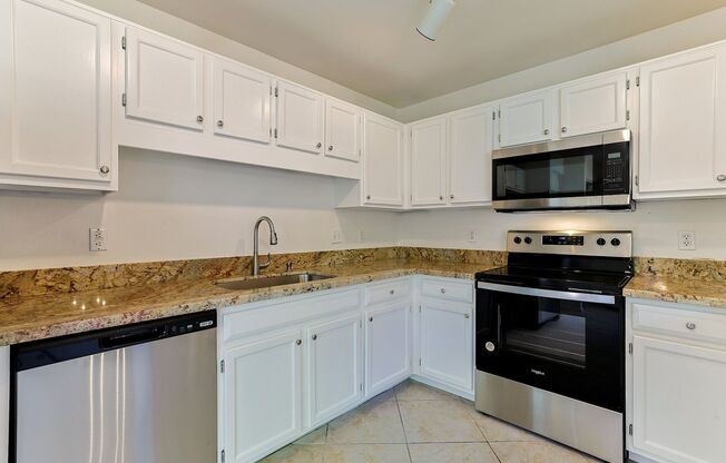 Best 'Villages North' Cul-de-sac 2 Bed 2 Bath Condo in North Scottsdale!