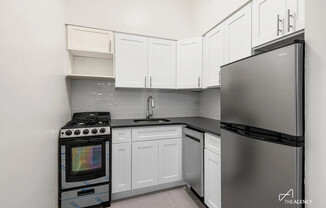 61 W 85 ST