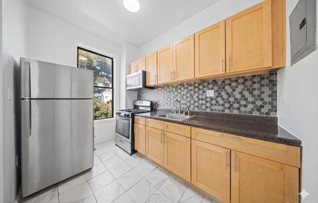 1207 HANCOCK ST