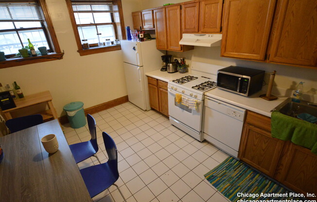854 W Waveland Ave, Chicago IL 56