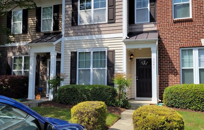 Beautiful 2Br 2.5Ba Townhome in North Raleigh! Available Now!