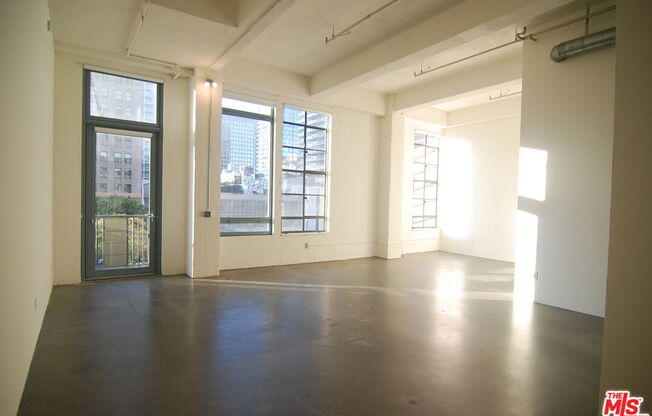 1 bed, 1 bath, 1,190 sqft, $3,200, Unit 310