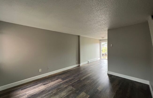 2 beds, 1 bath, 780 sqft, $1,350, Unit 02