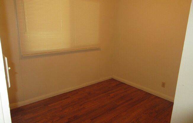 2 beds, 1 bath, $950