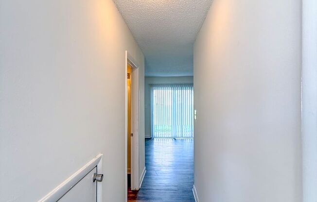 2 beds, 1.5 baths, 850 sqft, $1,195, Unit 07F