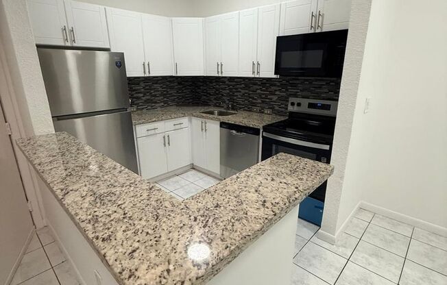 Beautiful Garden Apartment, Move in Condition