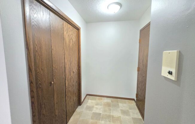 Spacious 1 Bed 1.5 Bath with Fresh Paint and Updated Plumbing in Western Sioux Falls