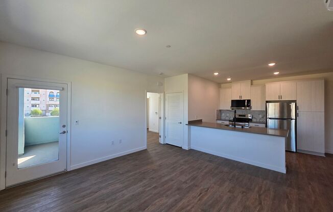 2 beds, 2 baths, 917 sqft, $3,070, Unit 2110-302