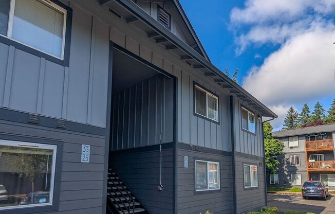 2 beds, 2 baths, 950 sqft, $1,350, Unit 34