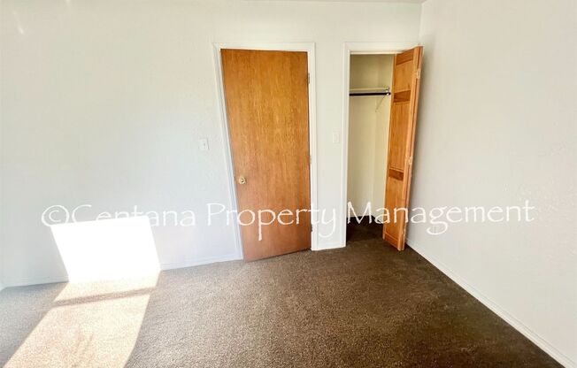 2 beds, 1 bath, $1,250, Unit Downstairs