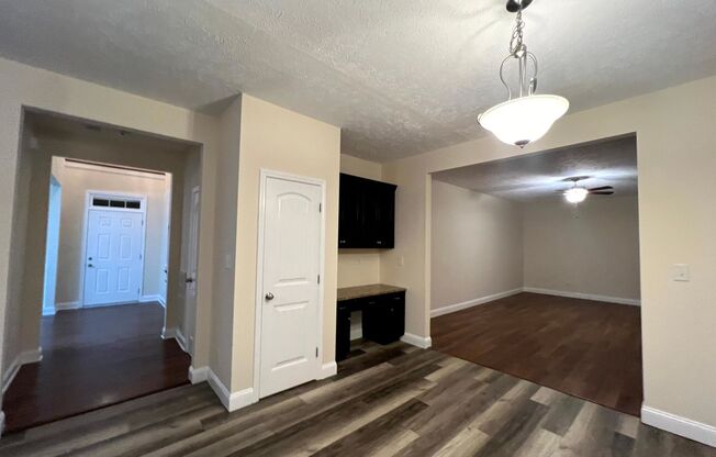 2458 Market Hill ~ Estates Of Camden
