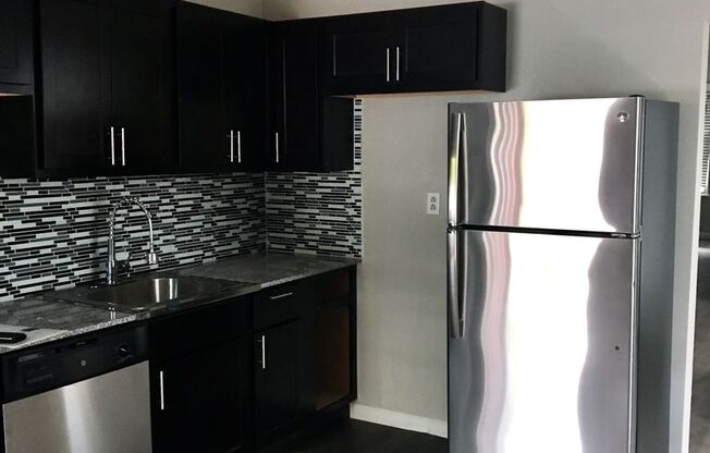 *** Amazing Apartment in Mt. Washington * Pet Friendly * Duplex style * Available Now * Spacious & Renovated ***