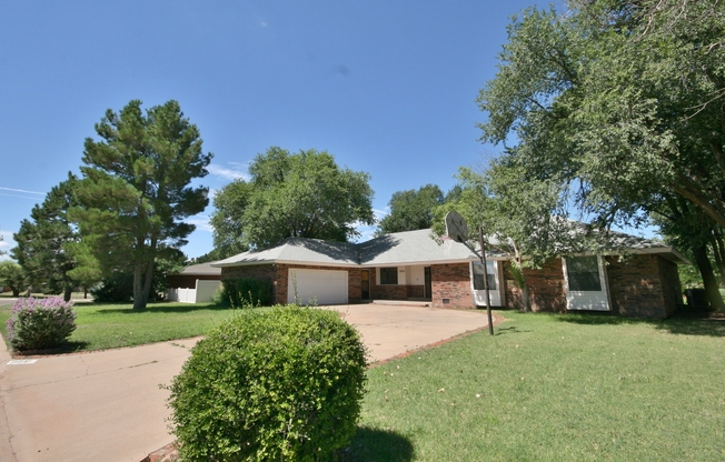 Big and Spacious Four Bedroom Home on the Golf Course!  Mesa School District!