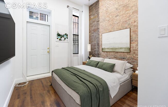 136 E 28 ST 1 ROW