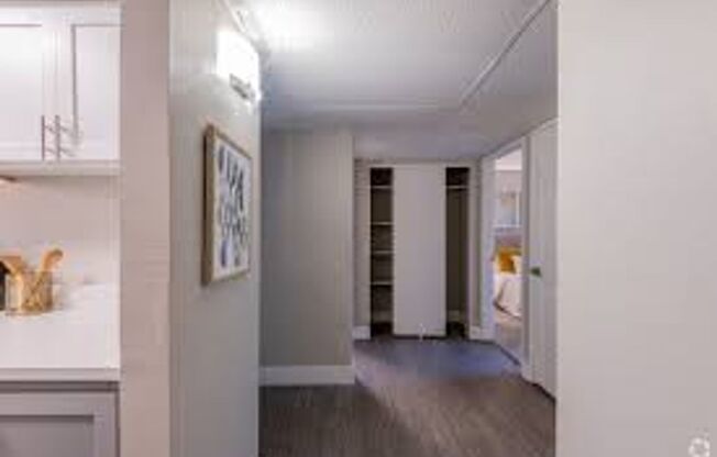 1 bed, 1 bath, 627 sqft, $1,595