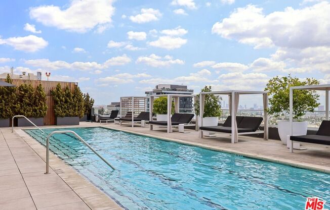 2 beds, 2.5 baths, 2,000 sqft, $7,995, Unit 5A