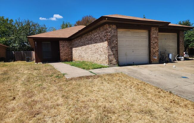 Roomy 2 Bedroom Duplex in Fort Worth