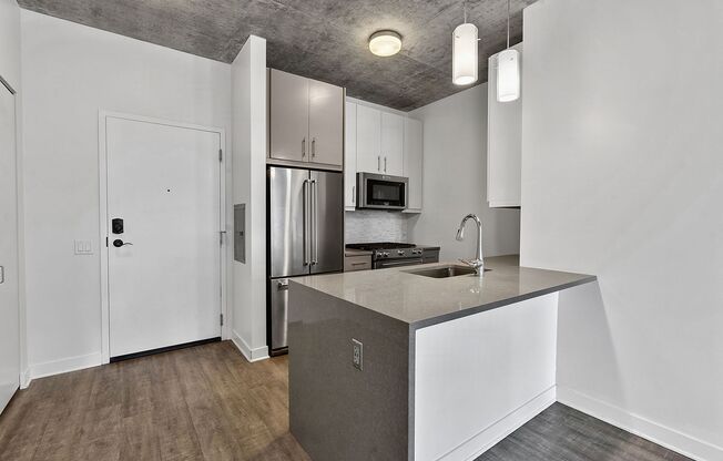 1 bed, 1 bath, 738 sqft, $2,725, Unit 503