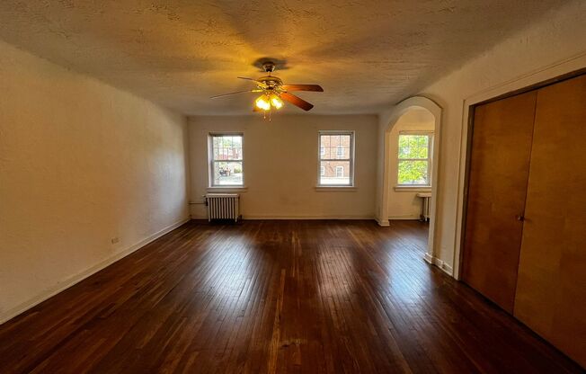 Studio, 1 bath, 467 sqft, $1,250, Unit King Edward Annex  23