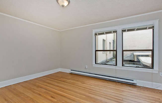 Studio, 1 bath, 390 sqft, $1,395, Unit 26