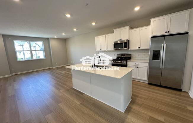 8692 KENYON CT NE
