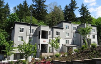 Terrace At Columbia Knoll Apartments