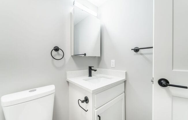 2 beds, 1 bath, 917 sqft, $1,695, Unit 403