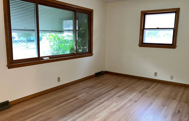 3 beds, 1 bath, $2,000