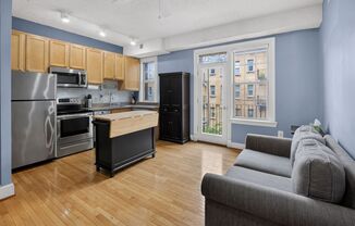 Sunny 1br with Balcony in Columbia Heights!