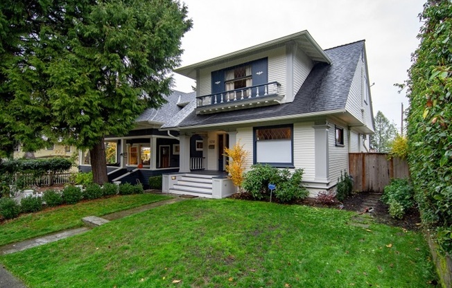 1250 16 AVE E