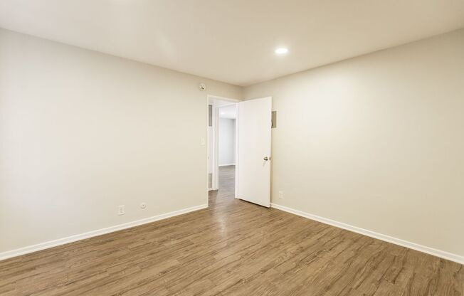 2 beds, 1 bath, 750 sqft, $2,098, Unit 108