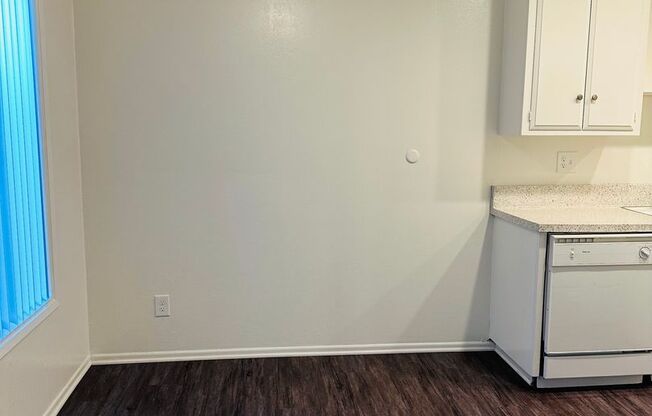 1 bed, 1 bath, 698 sqft, $2,050, Unit 36