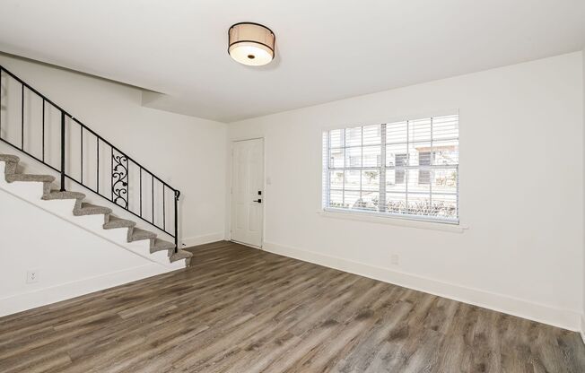 2 beds, 1.5 baths, 1,100 sqft, $1,375, Unit E23