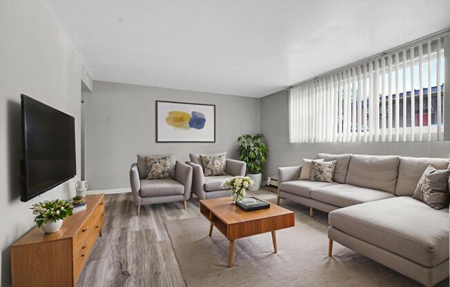 2 beds, 1 bath, 787 sqft, $1,345, Unit Unit 05