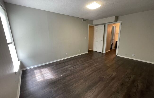 2 beds, 1 bath, 1,050 sqft, $1,125, Unit E-20