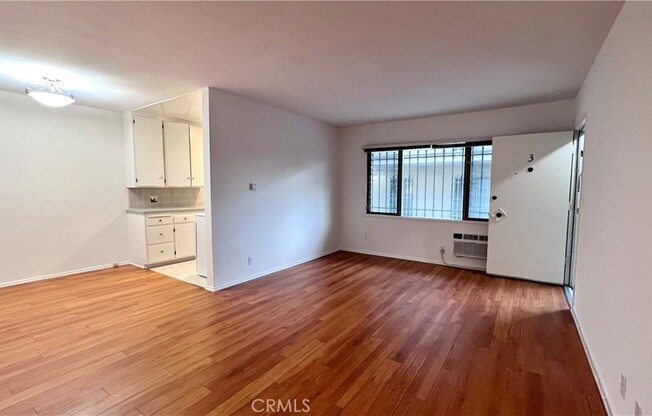 1 bed, 1 bath, 830 sqft, $1,895, Unit 3