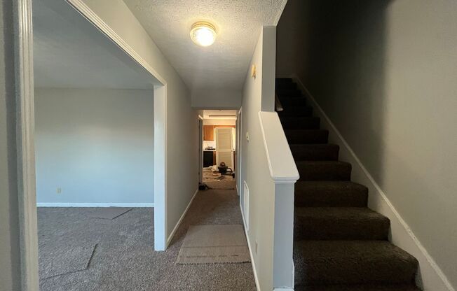 3 beds, 1.5 baths, $995, Unit Apt E