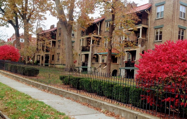 2 beds, 1 bath, 635 sqft, $1,099, Unit 512/12